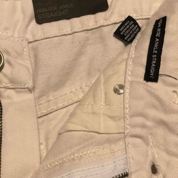 Rue 21 off white distressed cropped pants sz 10 - Picture 2 of 6